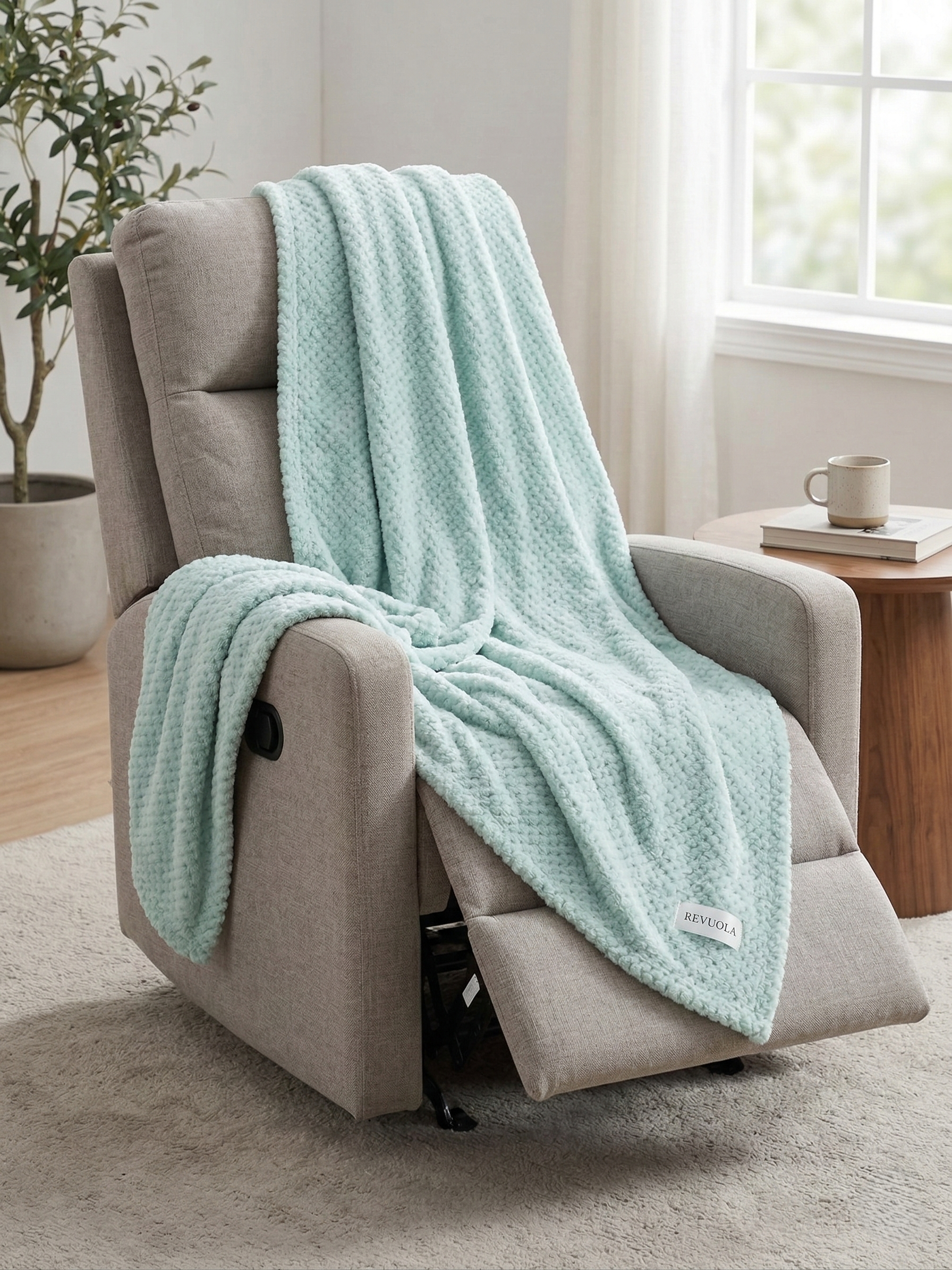 Revuola Luxury Grain Flannel Throw Blanket –  Ultra-Soft & Breathable – Premium High-Density Fleece – Lightweight Warmth for Sofa & Bed – Machine Washable